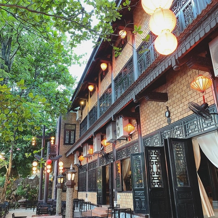 Cổ kính và ấm áp trong từng chi tiết nhà gỗ Huế