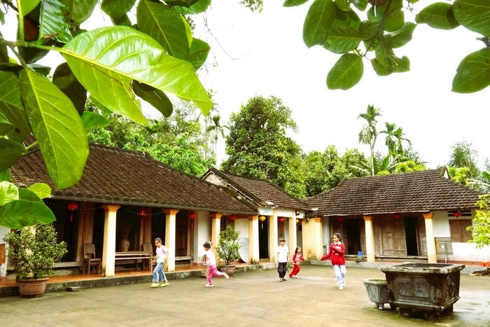 Thả hồn trong nhà rường thơ mộng giữa làng quê