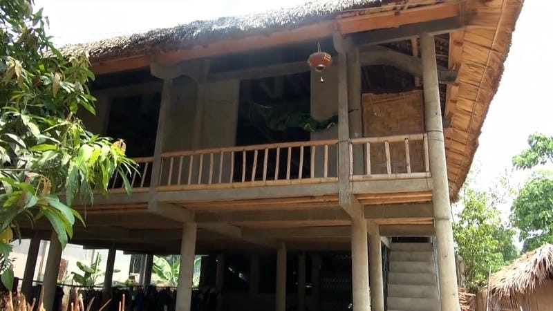 Chiêm ngưỡng kiến trúc nhà sàn Dao đặc trưng vùng cao Lào Cai