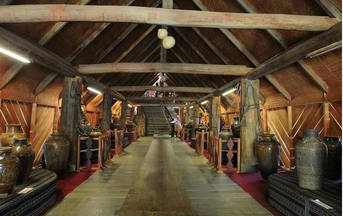 Ngắm bình minh rực rỡ bên nhà sàn Ê Đê Đắk Lắk yên bình