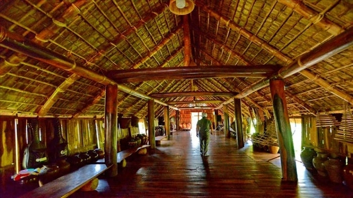 Phong cảnh đồi núi nhà sàn Hòa Bình yên bình và hùng vĩ