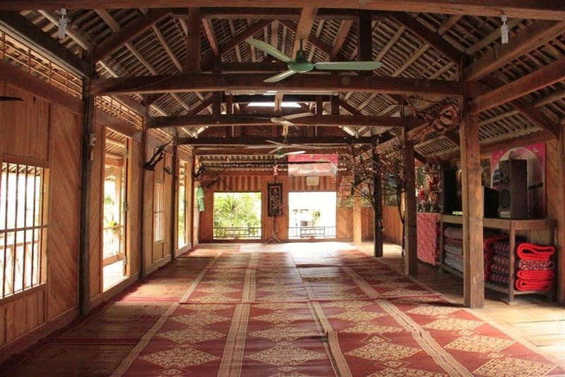 Khám phá nội Không gian về đêm ấm áp tại Nhà sàn Mường Mai Châuthất truyền thống của Nhà sàn Mường Mai Châu