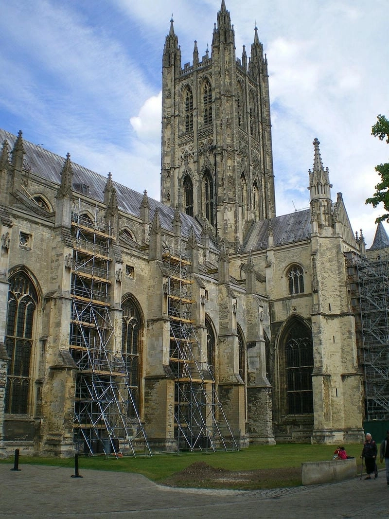 Ngắm Nhà thờ Canterbury giữa không gian yên tĩnh