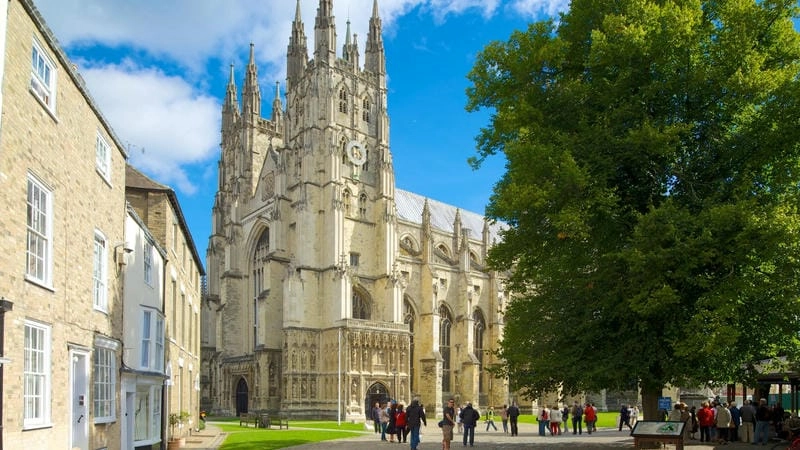 Khám phá Cầu thang Gothic Canterbury độc đáo và ấn tượng