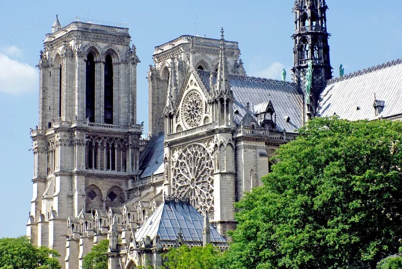 Lịch sử hình thành và phát triển của Nhà thờ Đức Bà Paris