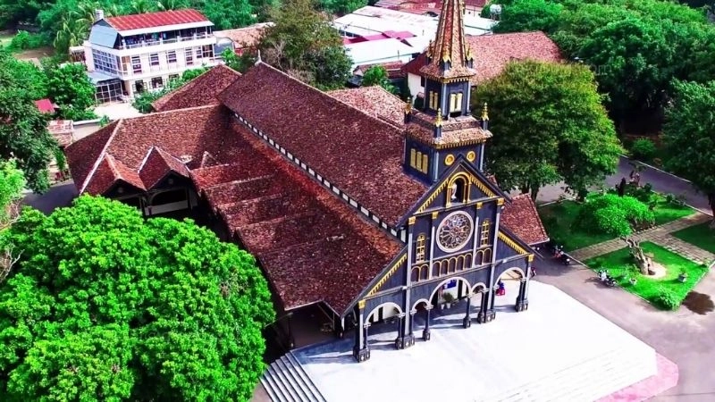 Nhà thờ Gỗ Kon Tum ảnh lưu giữ nét đẹp cổ kính