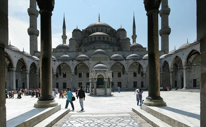 Chiêm ngưỡng Ánh sáng Blue Mosque lung linh huyền ảo