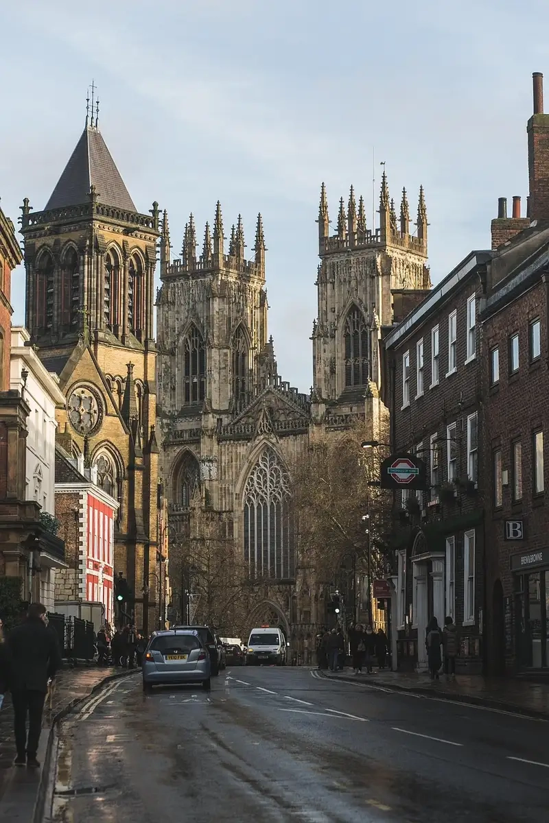Ảnh mặt tiền Nhà thờ York Minster kiến trúc độc đáo