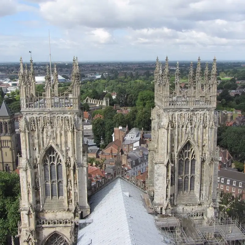 Ảnh cửa kính màu York Minster rực rỡ sắc màu