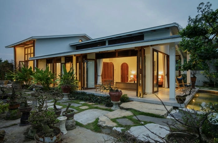 Ngắm nhìn hồ sen Quảng Nam khoe sắc mỗi mùa hè dịu nhẹ