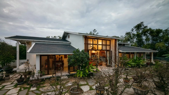 Ấn tượng với mái ngói nhà vườn đỏ tươi đậm nét truyền thống