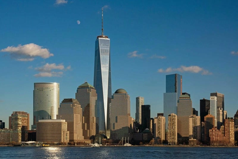 Tòa nhà One World Trade Center – biểu tượng kiến trúc nổi tiếng của New York.