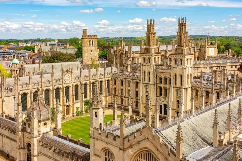 Oxford mùa thu đẹp như tranh vẽ đầy thơ mộng