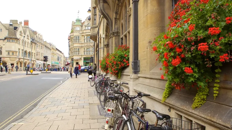 Mỗi góc phố Oxford đều có câu chuyện riêng biệt