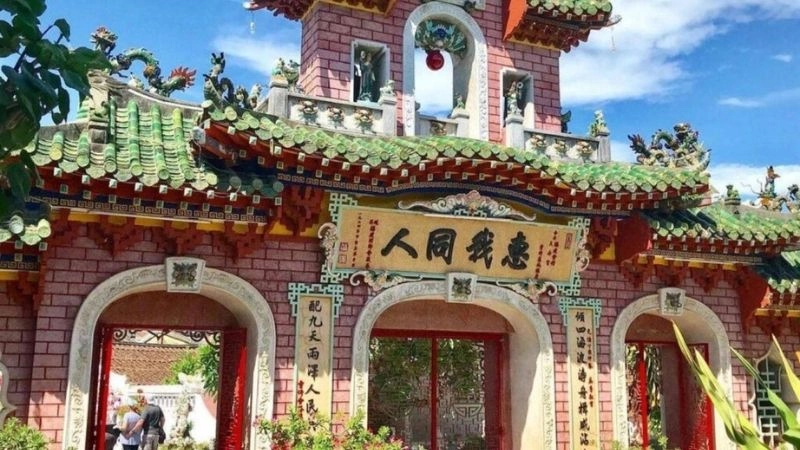 Đường phố Hội An tĩnh lặng lúc hoàng hôn