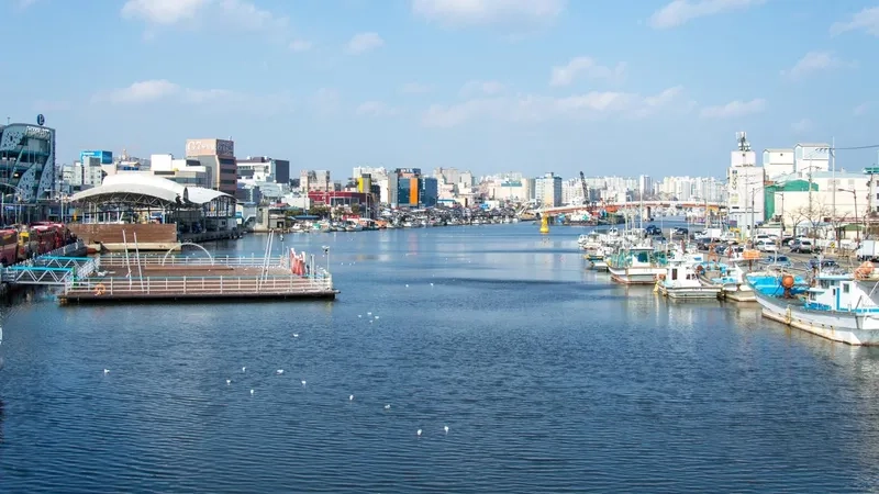 Pohang mang vẻ đẹp biển xanh đầy mê hoặc