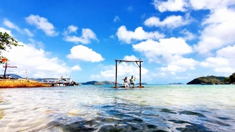 Biển Nam Du trong xanh dịu mát lòng người phương xa