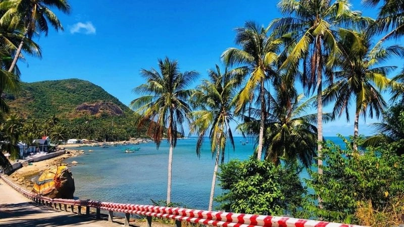 Eo biển Nam Du hùng vĩ đẹp tựa bức tranh thiên nhiên