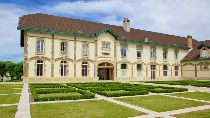 Khám phá vẻ đẹp cổ kính của Reims