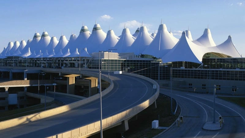 Thưởng ngoạn Cảnh quan Sân bay Denver xanh mát