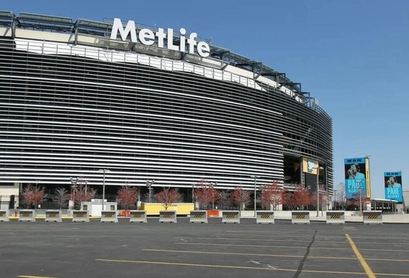 Ngắm nhìn Khán đài MetLife Stadium rộng lớn và sôi động