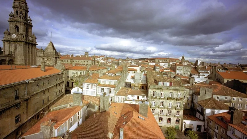 Khám phá vẻ đẹp cổ kính của Santiago de Compostela