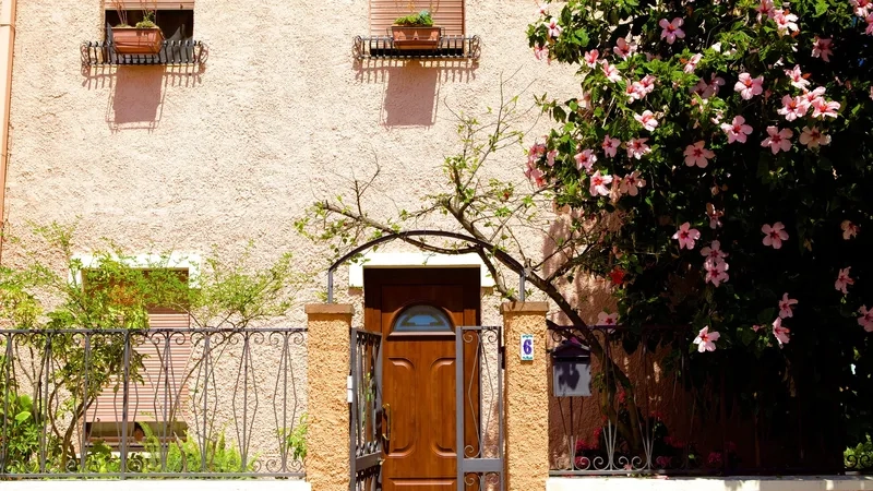 Sardinia hòn đảo đầy màu sắc và những con đường thơ mộng