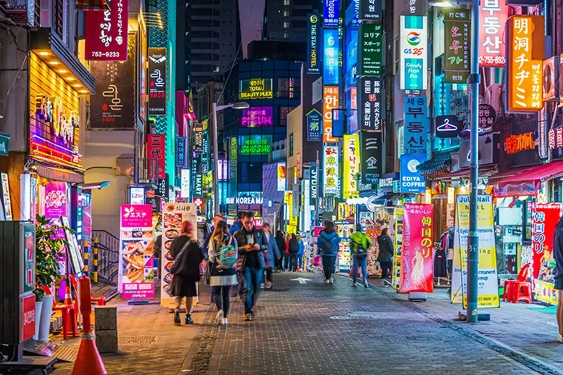 Seoul có những con phố mua sắm sầm uất