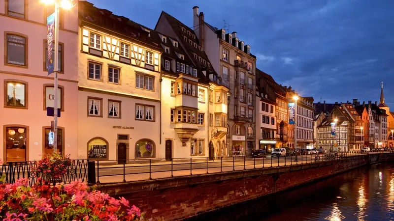 Strasbourg hiện lên như một bức tranh sống