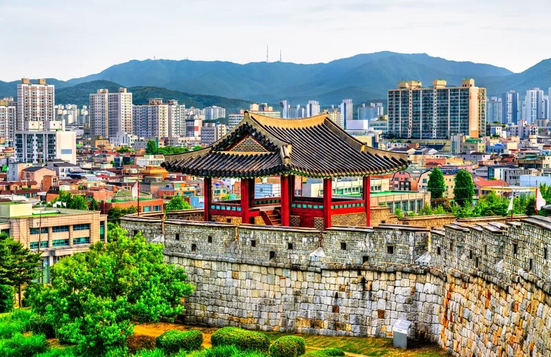 Dạo bước trên phố cổ Suwon cảm nhận hồn xưa