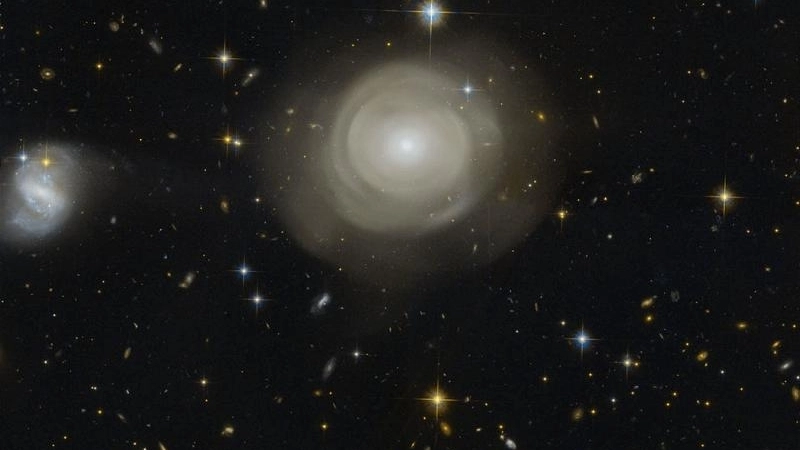 Nguyên nhân tại sao thiên hà elip ít khí và bụi