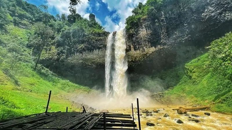 Cảnh quan Thác Liêng Nung xanh mát hữu tình