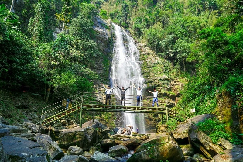 Vẻ đẹp hoang sơ của Thác nước Phú Thọ