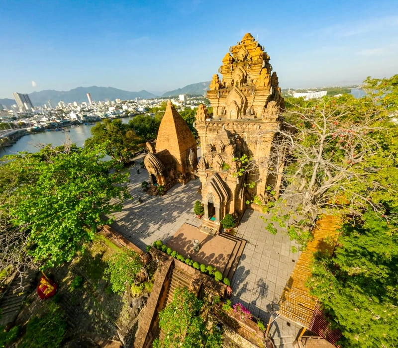 Không gian linh thiêng tại Tháp Bà Ponagar Nha Trang
