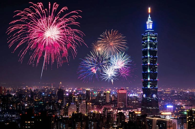 Taipei 101 về đêm rực rỡ ánh sáng