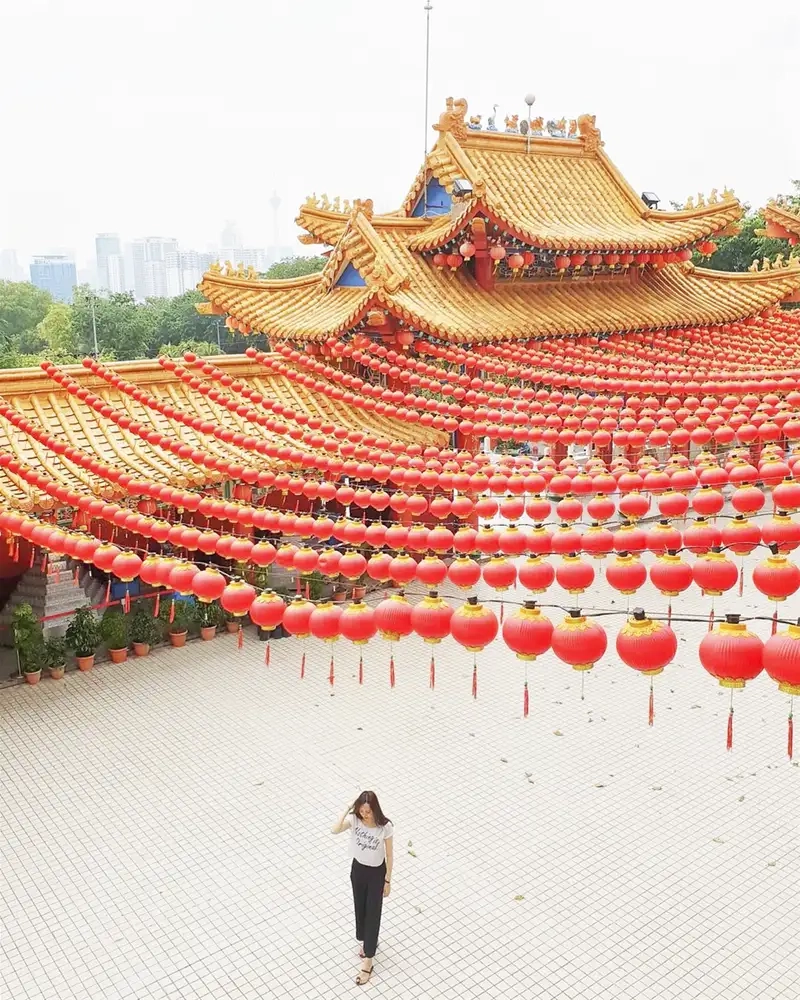 Khám phá Tháp Thiên Hậu qua ảnh lễ hội Chùa Bà Thiên Hậu