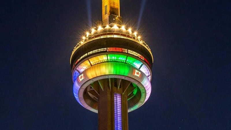 Thưởng thức Cảnh đêm CN Tower lung linh giữa lòng Toronto