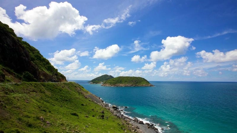 Vẻ hoang sơ Thiên nhiên Côn Đảo với núi rừng biển