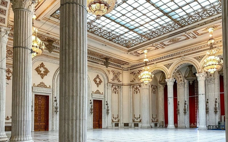 Chiêm ngưỡng Tòa nhà Cung điện Quốc hội Romania 