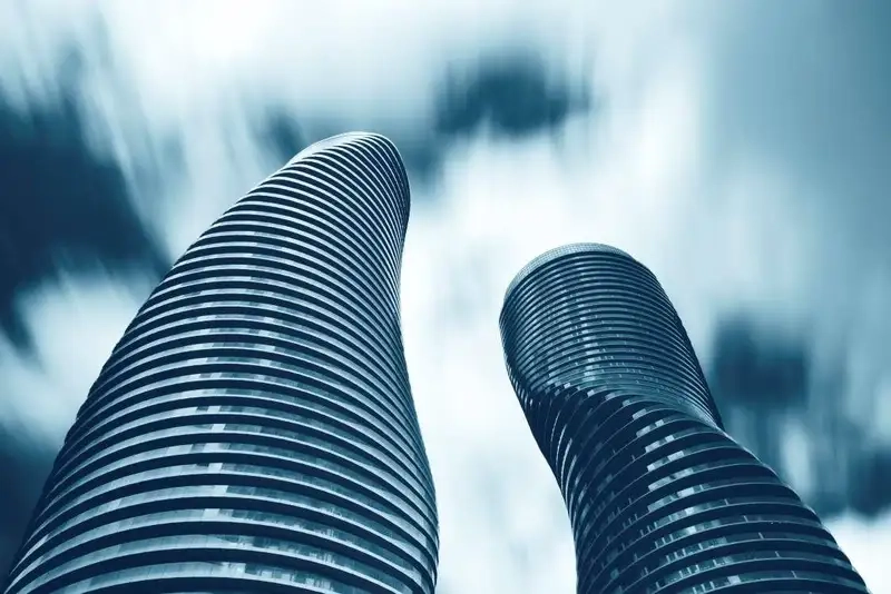 Khung cảnh Tòa nhà xoắn ốc Cayan Tower ban ngày