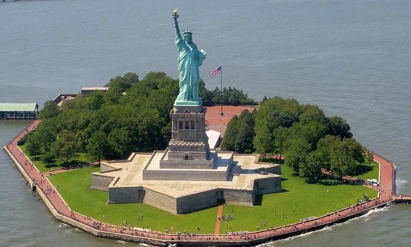 Toàn cảnh Tượng Nữ thần Tự do biểu tượng nước Mỹ trên đảo Liberty