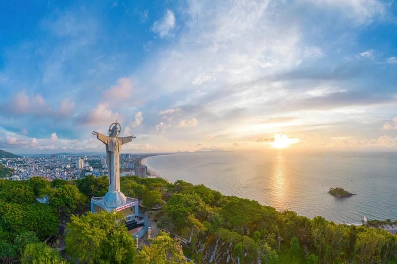 Khám phá Núi Nhỏ Vũng Tàu qua Hải đăng nổi tiếng