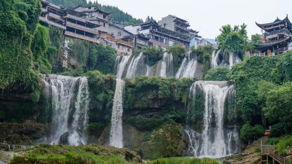 Phượng Hoàng cổ trấn đẹp như tranh thủy mặc