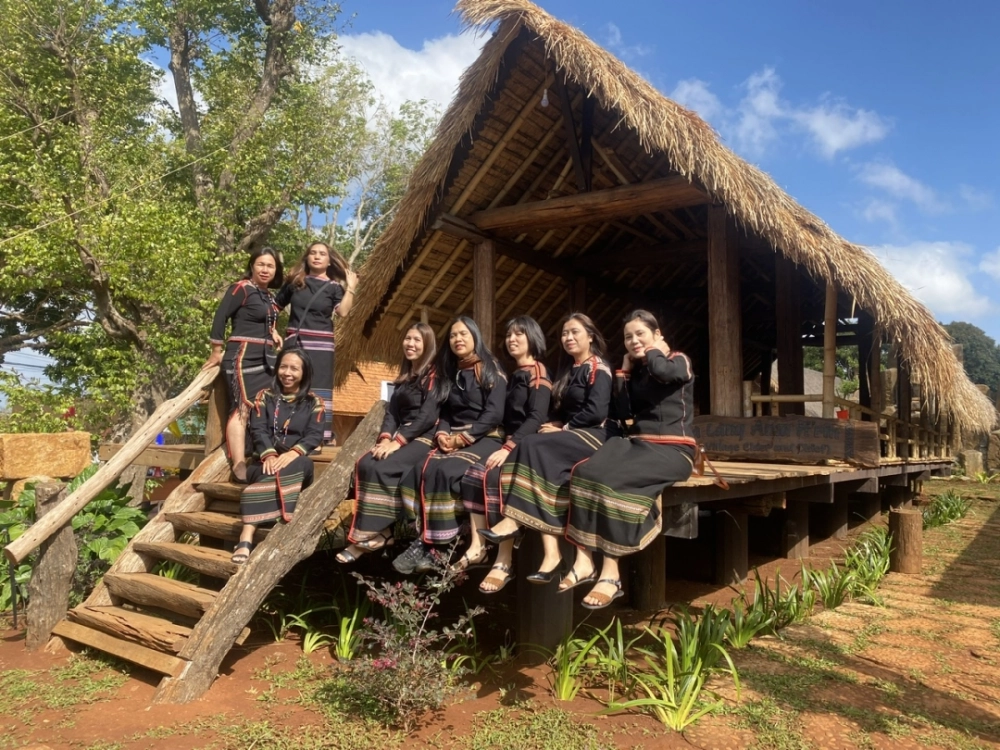 Ý nghĩa nhà dài Tây Nguyên thể hiện tinh thần mẫu hệ