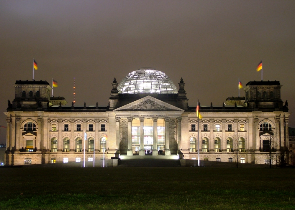 Mái vòm Nhà Quốc hội Reichstag đầy tính biểu tượng