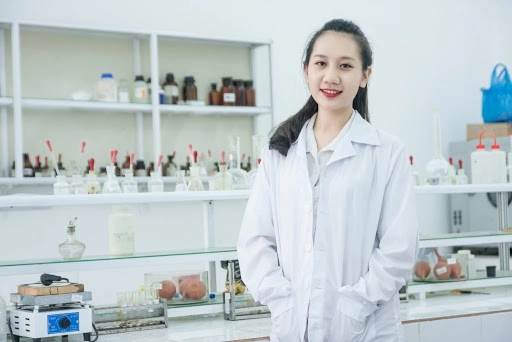 Kim Liên